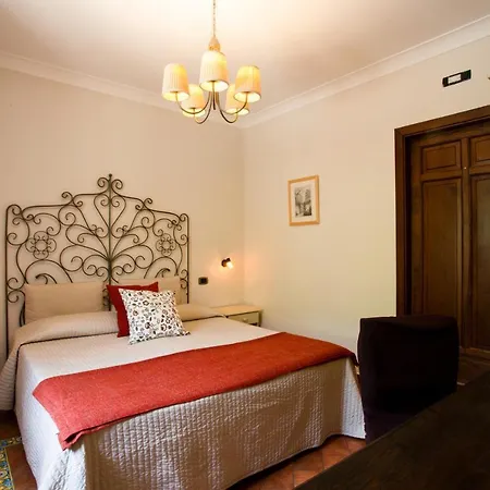 Il Convento マッサ・ルブレンセ